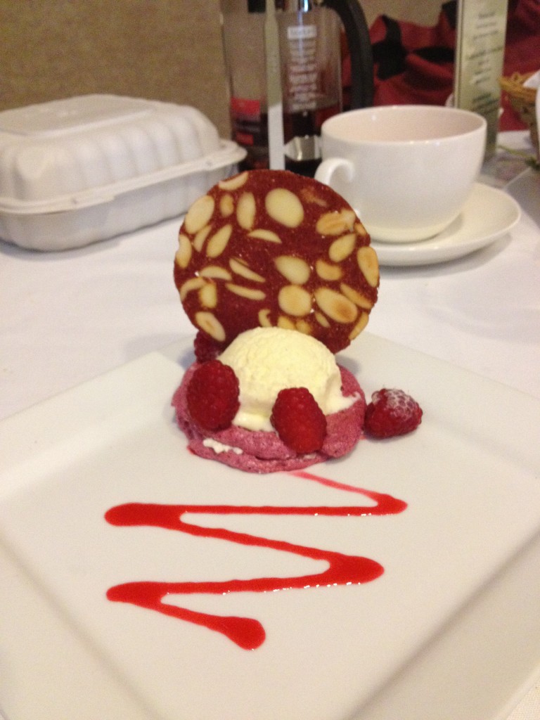 Raspberry meringue