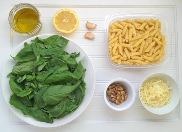 Pesto pasta ingredients