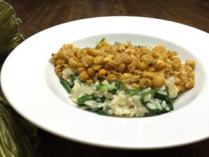 Bowl with spinach rice and chickpeas
