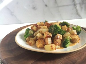 tempeh broccoli skillet with cheesy ale sauce close up
