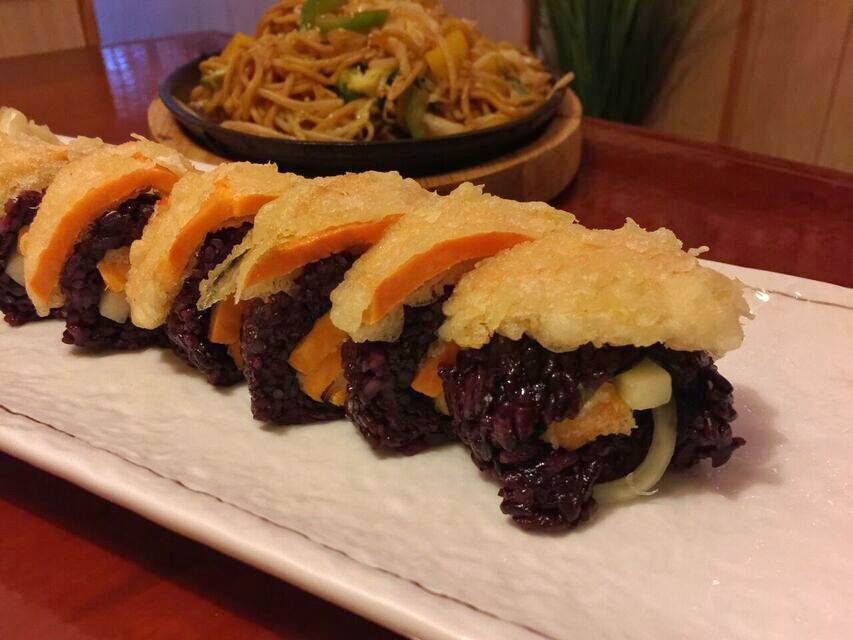 Hanaya yam yam tempura roll
