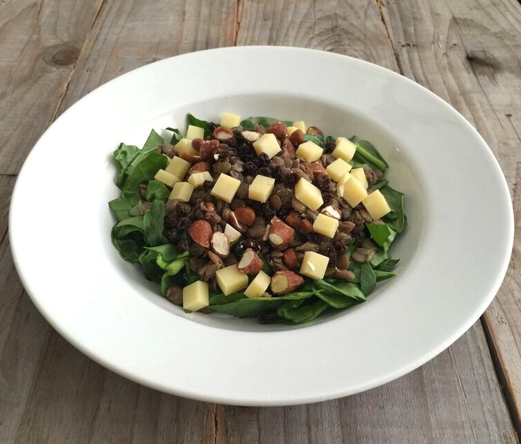 Spinach and lentil salad with lemon vinaigrette