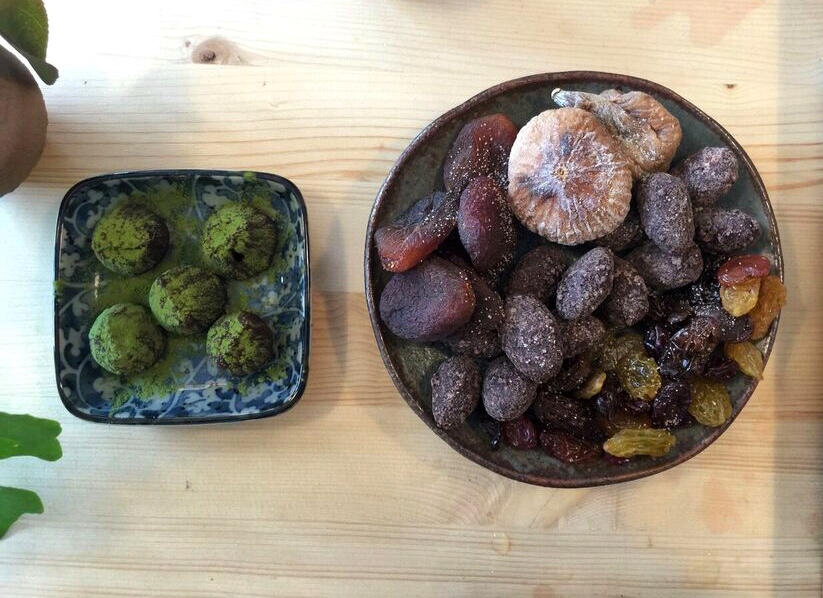 nibbles-at-saku-tea-matcha-truffles-and-apricots