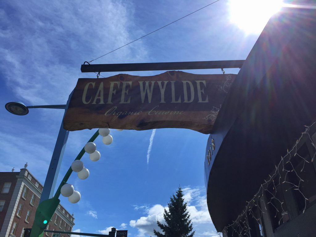 Cafe Wylde sign