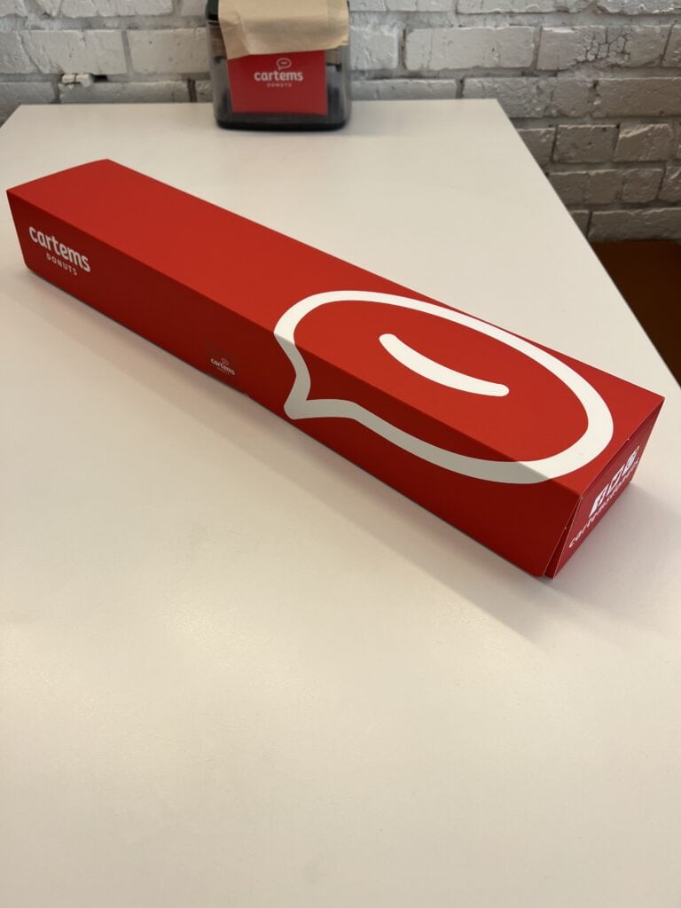 Long rectangle red Cartems Donut Box